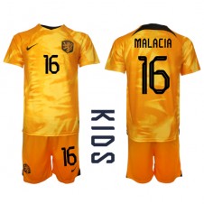 Nederländerna Tyrell Malacia #16 Hemmaställ Barn VM 2022 Korta ärmar (+ Korta byxor)